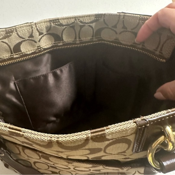 Coach Shoulder Bag - Picture 5 of 8